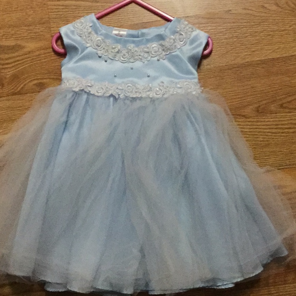 Girl’s dress